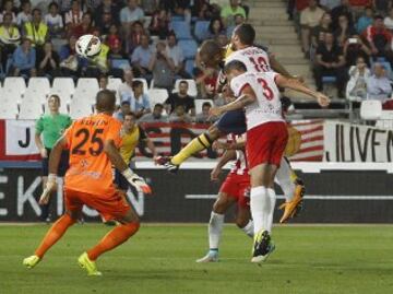 Gol 0-1 Marca Miranda de cabeza