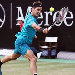 Federer liquida a Pella y está a una victoria del número 1