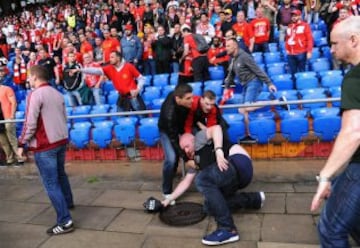 Incidentes entre los hinchas de Liverpool y Sevilla en Basilea