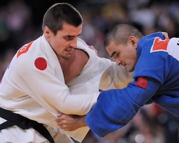 Un círculo rojo en el traje del judoka Paralímpico señala que es un atleta B1. Eso quiere decir que la agudeza visual del deportista es muy baja y/o que no es capaz de percibir la luz.