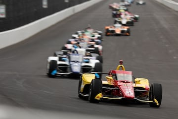 ?lex Palou hace historia tras conquistar una de las carreras m¨¢s importantes del automovilismo, las 500 Millas de Indian¨¢polis.