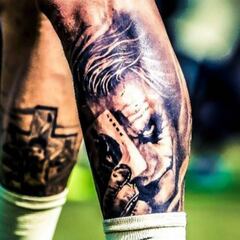 Nicolás Castillo presume nuevo tatuaje del Joker