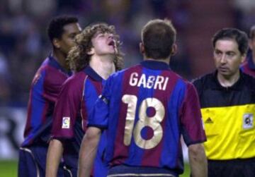 Golpe de Puyol en el partido Valladolid-Bardelona. (24/03/2002)