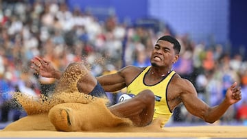 Arnovis Dalmero termina en la posición número 11 en la final de Salto Largo