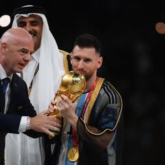 ¿Cuánto vale la capa que portó Lionel Messi en la coronación de Argentina?