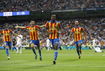 1-2. Kondogbia celebró el segundo gol.