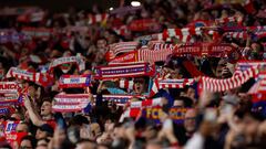 La afición del Atlético en el encuentro ante el Barcelona.