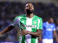 GENK (Belgium), 23/10/2025.- Cedric Bakambu of Betis reacts during the UEFA Europa League league phase match between KRC Genk and Real Betis Balompie, in Genk, Belgium, 23 October 2025. (Bélgica) EFE/EPA/OLIVIER MATTHYS