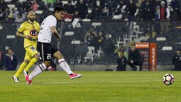 Futbol, Colo Colo vs Universidad de Concepcion
 Cuarta fehca, campeonato de Transicion 2017.
 El jugador de Colo ColoNicolas Orellana, marca su gol contra Universidad de Concepcion durante el partido de primera division disputado en el estadio Monumental de Santiago, Chile.
 19//08/2017
 Ramon Monroy/Photosport**********
 
 Football, Colo Colo vs Universidad de Concepcion.
 4th date, Transition championship 2017.
 Colo Colo&#039;s player Nicolas Orellana, scores against Universidad de Concepcion during the first division football match held at the Monumental Stadium in Santiago, Chile.
 19/08/2017
 Ramon Monroy/Photosport