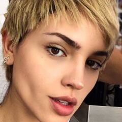 Eiza Gónzalez se cambió el look para la película I Care a Lot