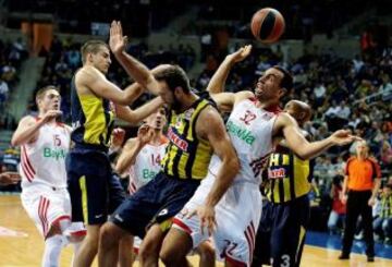 Jugadores de Fenerbahce y del Bayer Múnich.