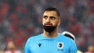 Soccer Football - Euro 2024 - Group F - Turkey v Georgia - Dortmund BVB Stadion, Dortmund, Germany - June 18, 2024 Georgia's Giorgi Mamardashvili looks dejected after the match REUTERS/Wolfgang Rattay