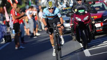 Remco Evenepoel rueda en solitario durante la prueba en ruja junior de los Mundiales de Innsbruck.
