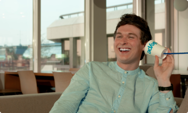 Podrás hacer videollamadas por Skype mientras juegas a Xbox One