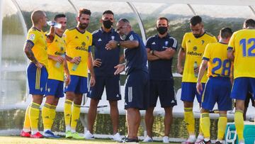 El C¨¢diz confirma sus primeros partidos amistosos