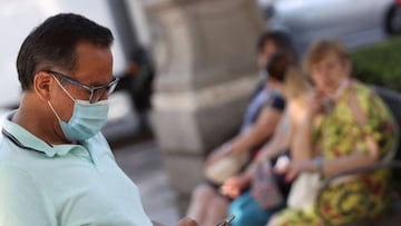 Mascarillas obligatorias en Madrid: ¿me la puedo quitar para fumar?