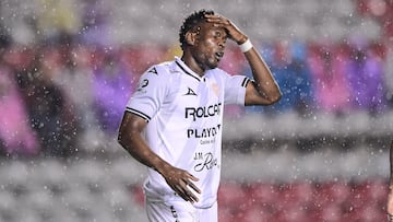 during the 10th round match between Queretaro and Necaxa as part of the Liga BBVA MX, Torneo Apertura 2024 at La Corregidora Stadium on September 27, 2024 in Santiago de Queretaro, Mexico.