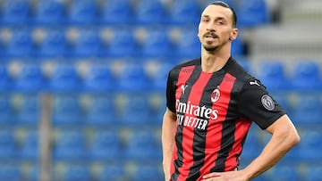 Soccer Football - Serie A - Parma v AC Milan - Stadio Ennio Tardini, Parma, Italy - April 10, 2021 AC Milan&#039;s Zlatan Ibrahimovic reacts REUTERS/Jennifer Lorenzini