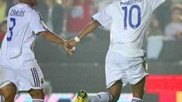 <B>POCO BRILLO.</B> Roberto Carlos consiguió el primer gol del Madrid y Robinho el último. La efectividad del Madrid acabó con el Nàstic.