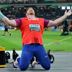 Ryan Crouser gana el título en peso... con dos coágulos de sangre