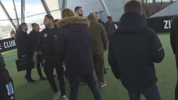 Expulsan a un político de extrema derecha del complejo deportivo creado por Zidane