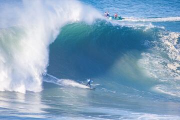 TUDOR Nazar¨¦ Tow Surfing Challenge presented by Jogos Santa Casa.