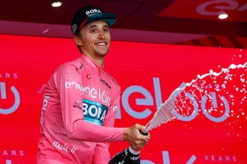 El ciclista australiano Jai Hindley, nuevo maillot rosa. 