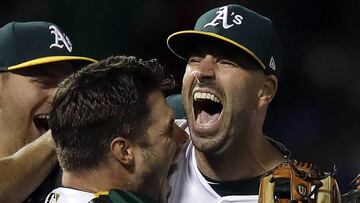 El derecho de los Athletics lanza el primer no hitter de la campa&ntilde;a ante los Cincinnati Reds.