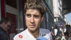 Mikel Landa atiende a los medios durante el Tour de Francia.