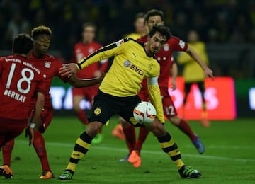 Hummels en un partido contra el Bayern.