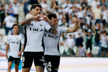 El Burgos se lo puso difícil al Levante antes de que consumara su ascenso. Y todo gracias a un Fer Niño que hizo un doblete, para colocar dos veces por delante a su equipo. Su segundo par de goles del curso, para situar su marca anotadora en nueve tantos.
 
