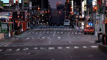 Times Square completamente vac&iacute;o en New York City, NY, USA. Abril 23, 2020.