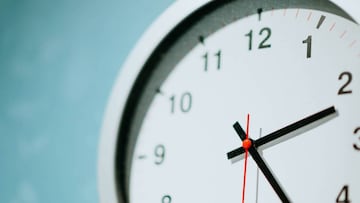 Cuándo es el cambio de hora en Chile: horario de verano 2019