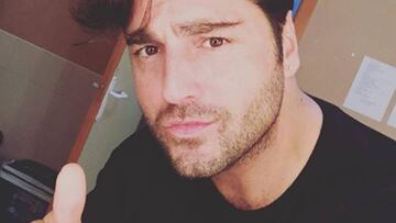 David Bustamante estalla en Facebook en contra del acoso mediático.