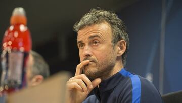 Luis Enrique: "Sería de chiflado cambiar por lo del PSG"