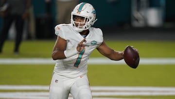 El quarterback se&ntilde;al&oacute; que no est&aacute; en su control si los Dolphins lo intercambian por Deshaun Watson y que le gustar&iacute;a una reuni&oacute;n con DeVonta Smith.