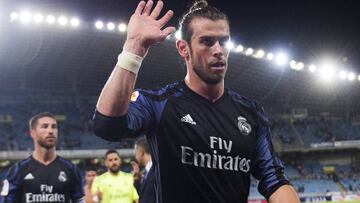 Gareth Bale of Real Madrid reacts on after to the start the La Liga match between Real Sociedad de Futbol and Real Madrid at Estadio Anoeta on August 21, 2016 in San Sebastian, Spain. (Photo by Juan Manuel Serrano Arce/Getty Images)