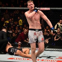 Volkov desconecta a Werdum en Londres y reclama el título