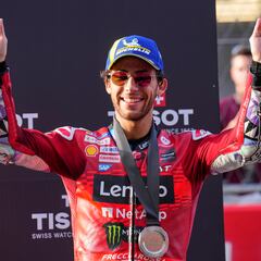 Bastianini: “Hay un 85% para Martín y un 15% para Pecco”