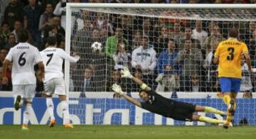 Partido de la Champions League, grupo B. Real Madrid-Juventus. 2-1. Cristiano Ronaldo anota el segundo gol de penalti.