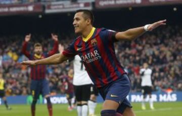 Alexis Sanchez celebrando el gol 1-0