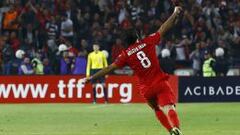 Selcuk Inan celebra el gol que mete a Turqu&iacute;a en la Eurocopa.