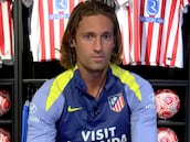 La reacción instantánea de Marcos Llorente cuando sale la bola del Barça: un poema