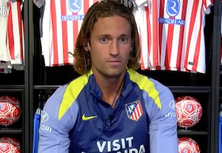 La reacción instantánea de Marcos Llorente cuando sale la bola del Barça: un poema