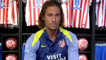 La reacción instantánea de Marcos Llorente cuando sale la bola del Barça: un poema