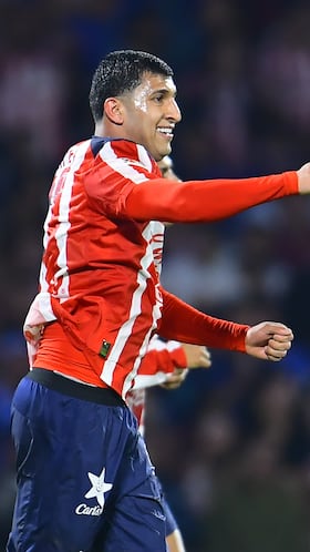 La broma del Piojo Alvarado al Cotorro González en su cumpleaños