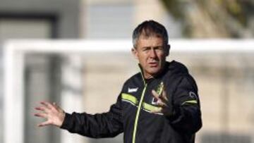 "El Sevilla ceder¨¢ la posesi¨®n buscar¨¢ el gol a bal¨®n parado"