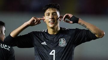 Edson Álvarez colabora con gol en empate del Ajax