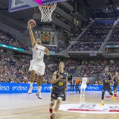 Llull desata el vendaval ante un Tenerife que resistió tres cuartos