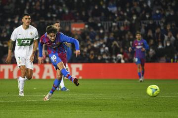 El mediocentro sevillano marcó su primer gol con el primer blaugrana tras una gran jugada individual.